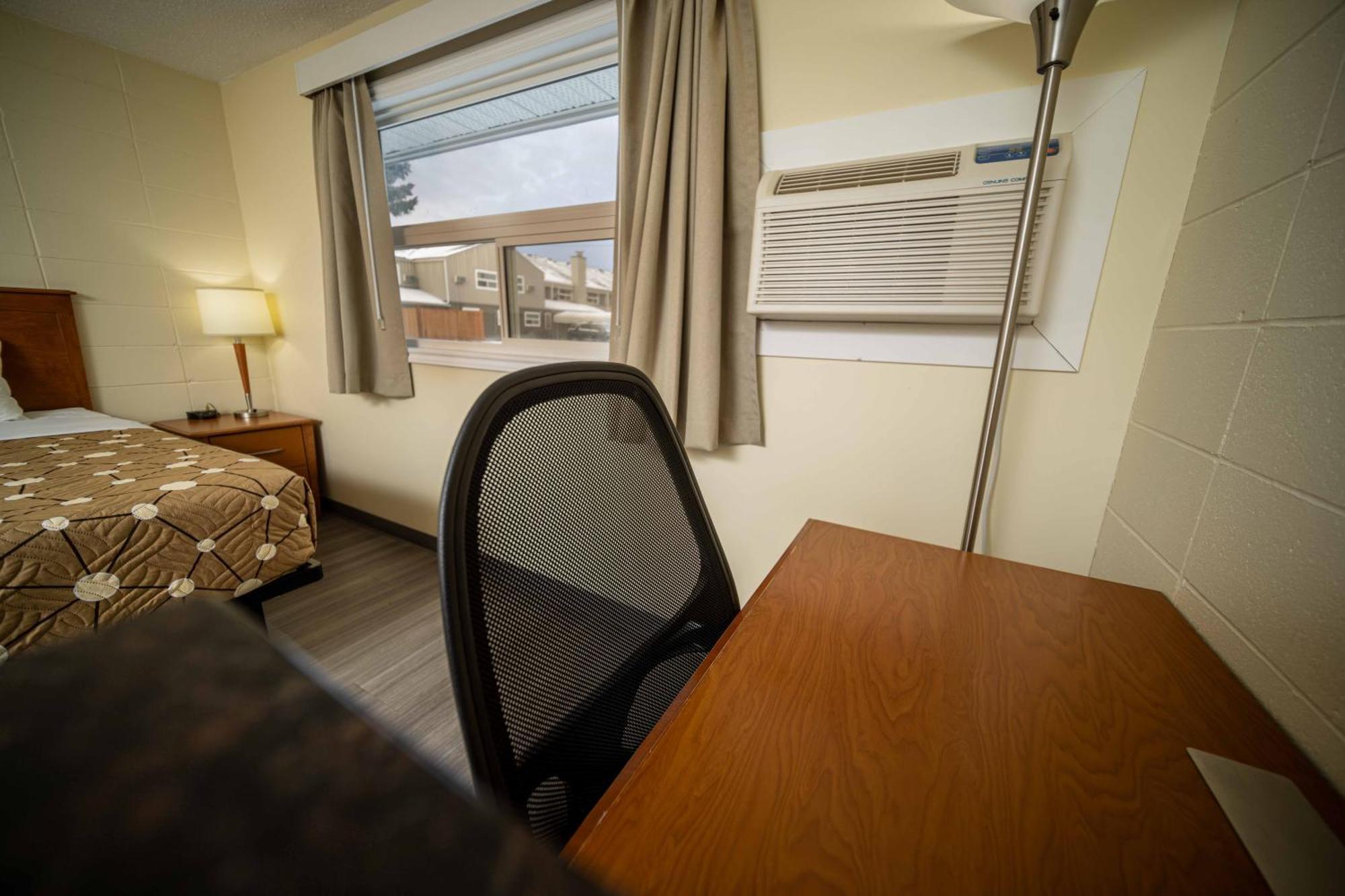 Northern Lights Inn Fort St. John Экстерьер фото