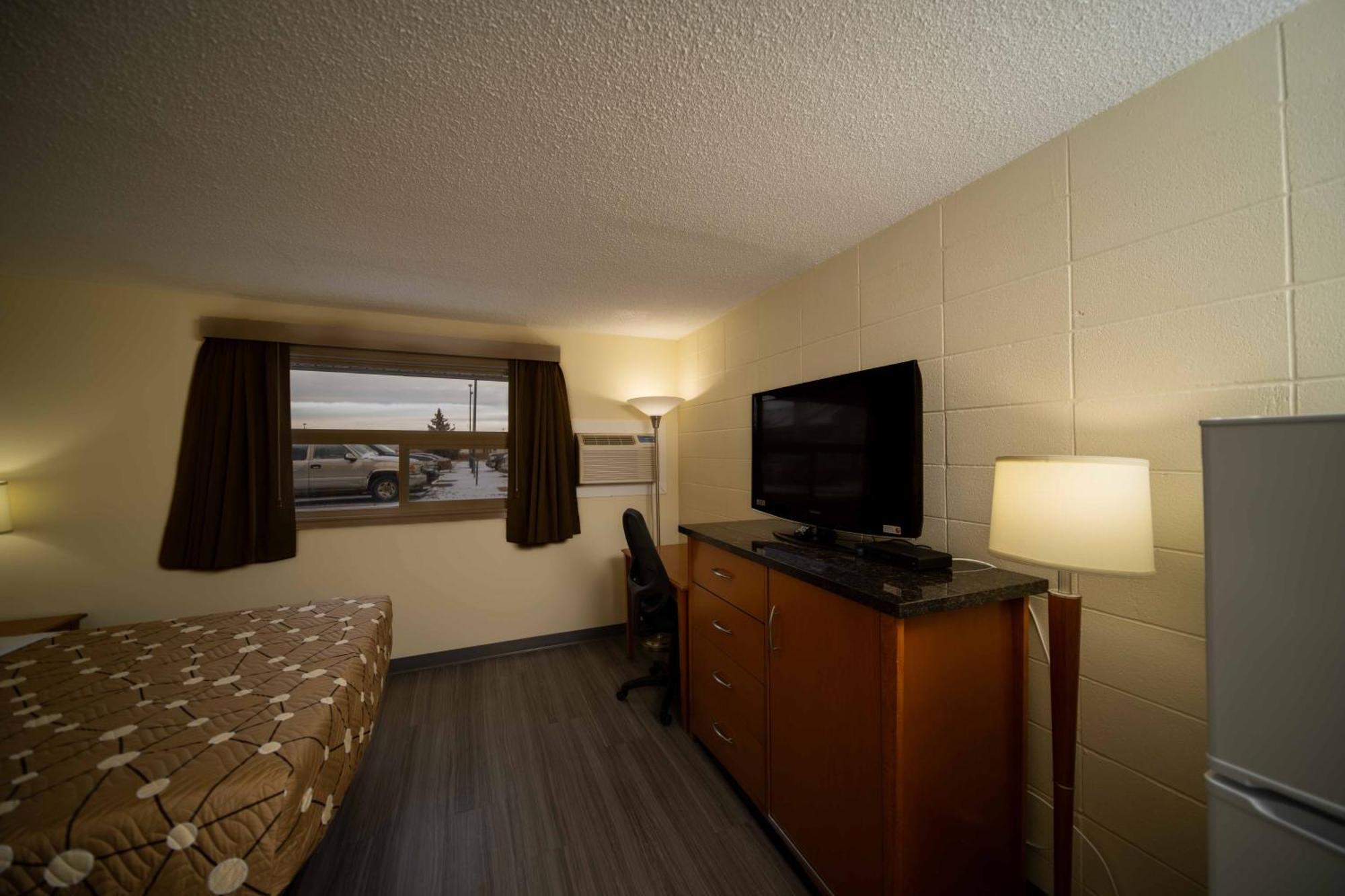 Northern Lights Inn Fort St. John Экстерьер фото