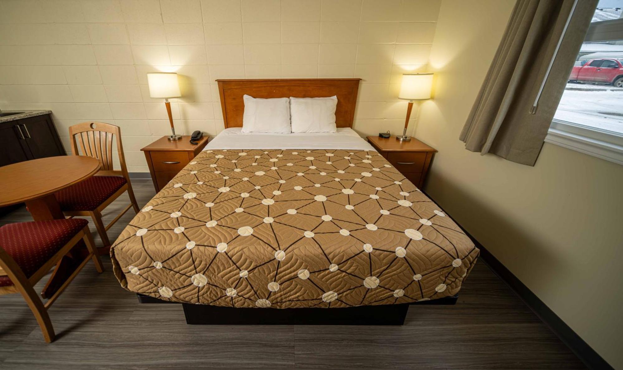 Northern Lights Inn Fort St. John Экстерьер фото